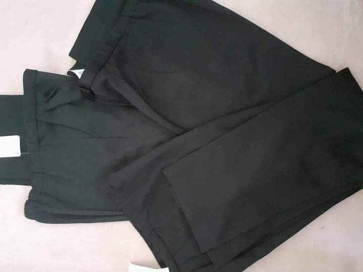 Pantaloni pentru femei