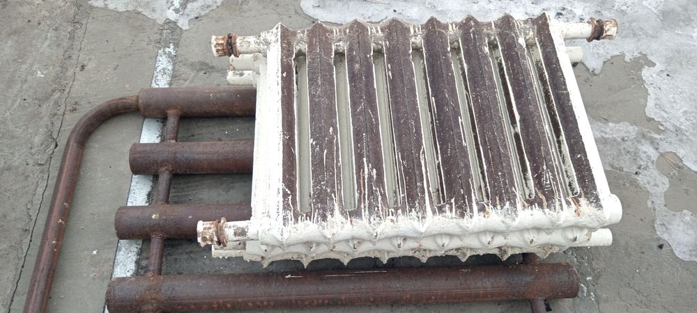 Продам чугунные батареи