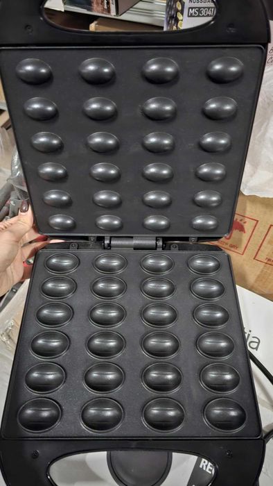 Уред за сладки орехчета Mesko MS-3041