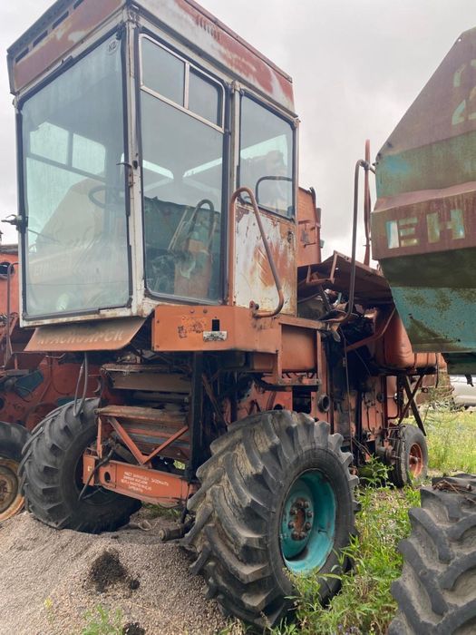 Продам комбайны, цена договорная.