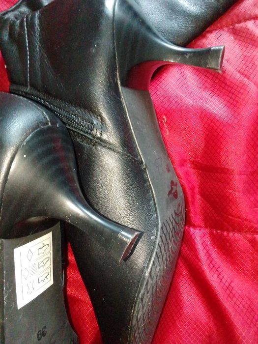 Cizme, piele naturală, măr 39, negre