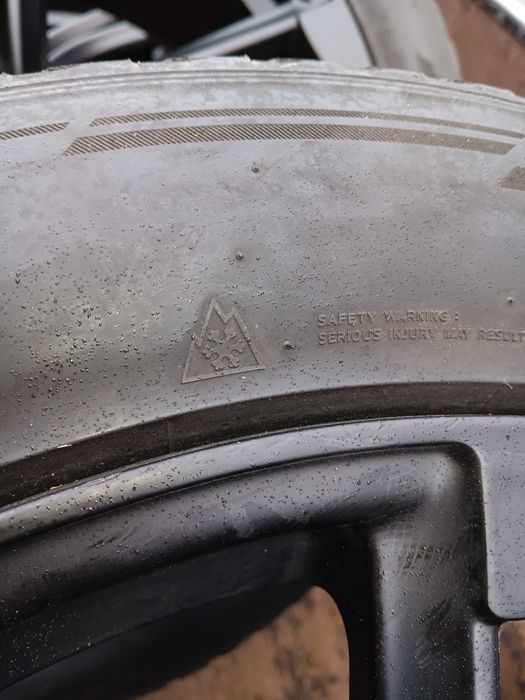 Genți originale Audi cu cauciucuri iarna montate