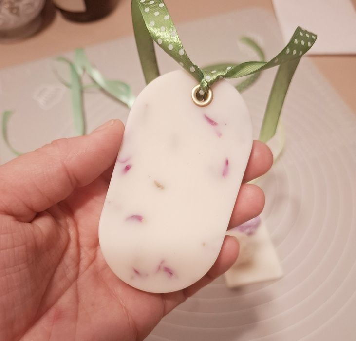 Odorizante parfumate din ceara naturala