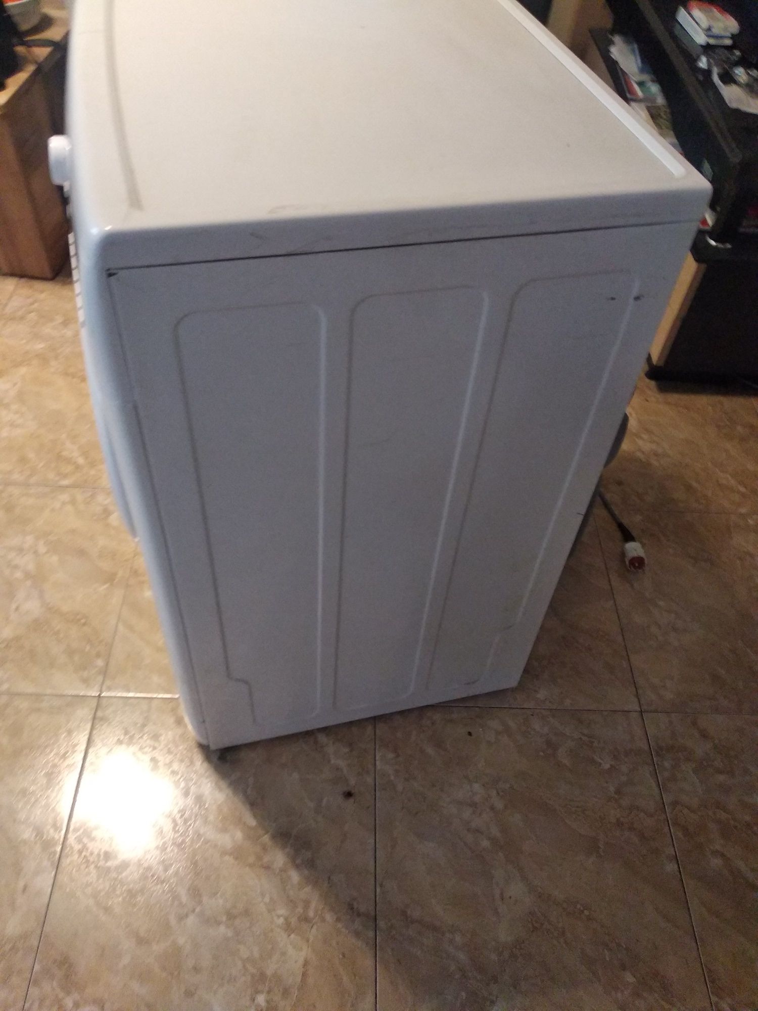 Продавам пералня Whirlpool 6th Sense за части 7кг
На снимките се вижда