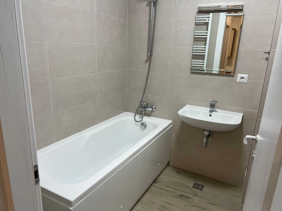 Apartament de inchiriat in Albert,Mrs.Village