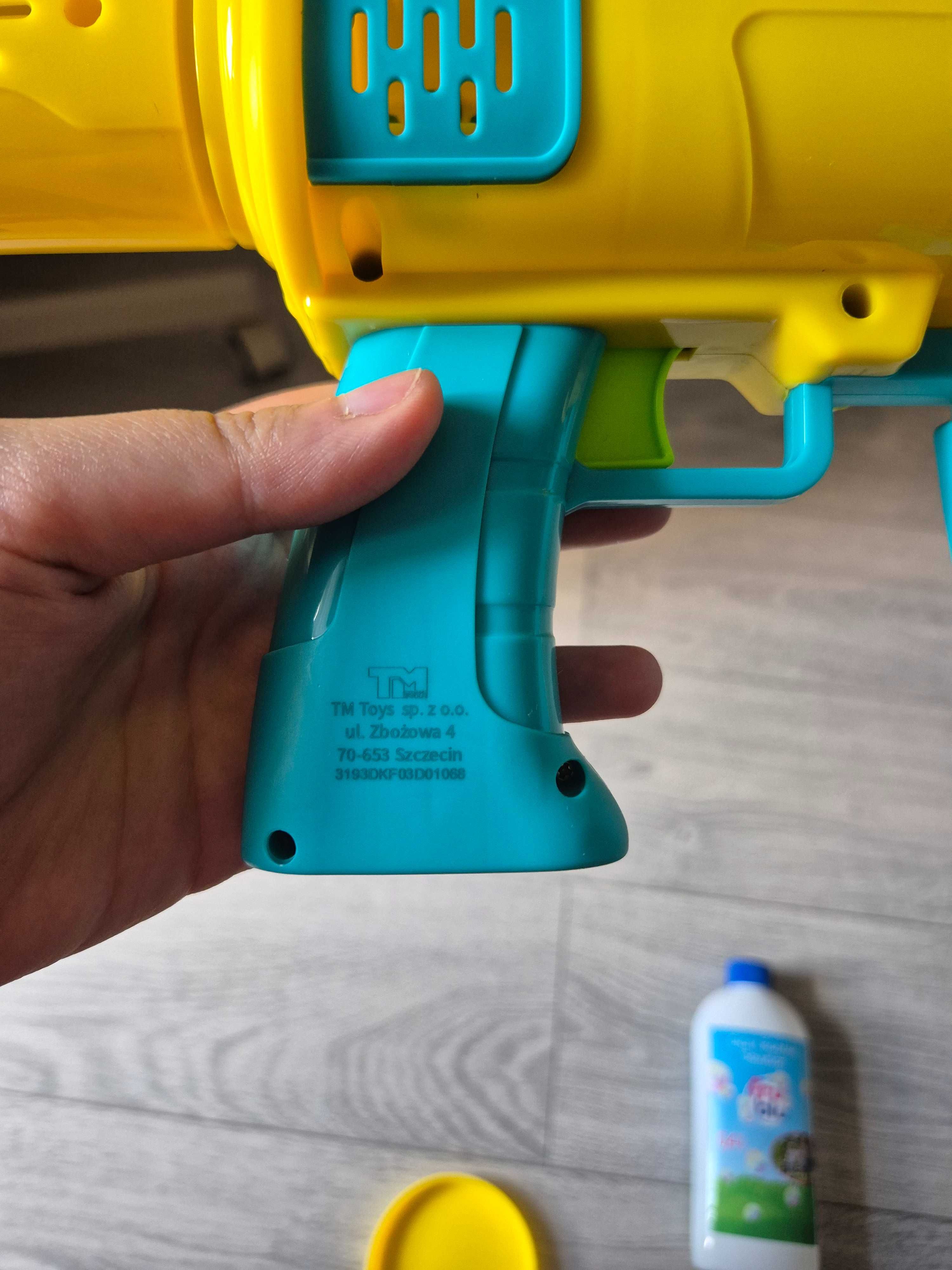 Pistol cu baloane