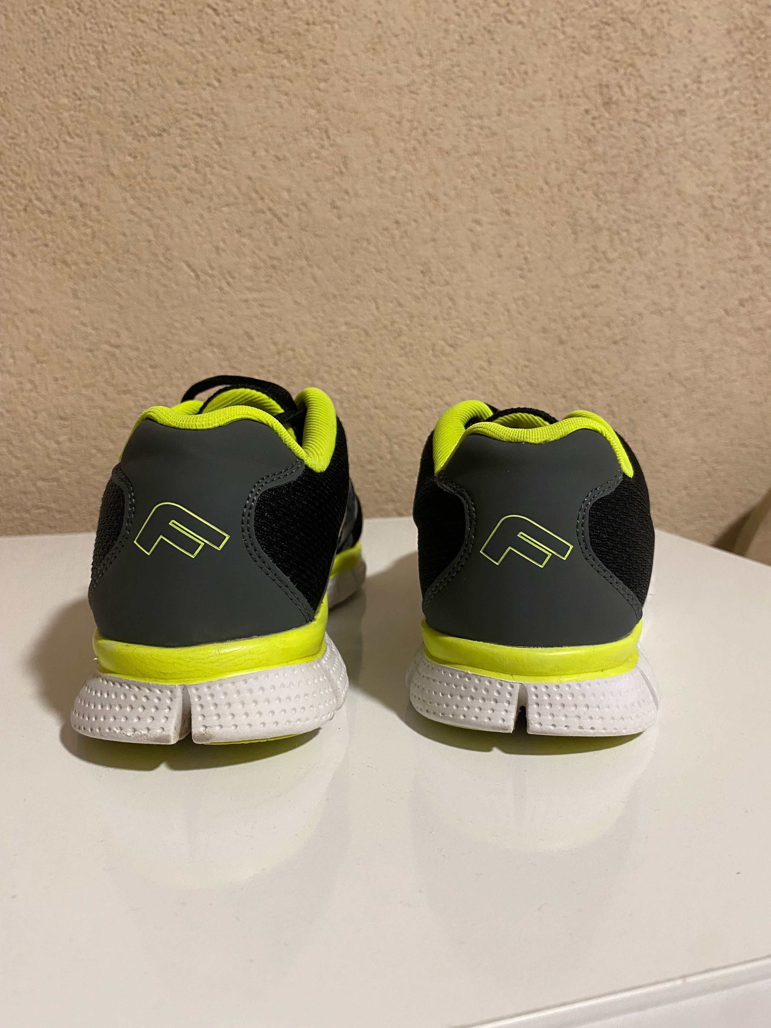 Спортни обувки Flair