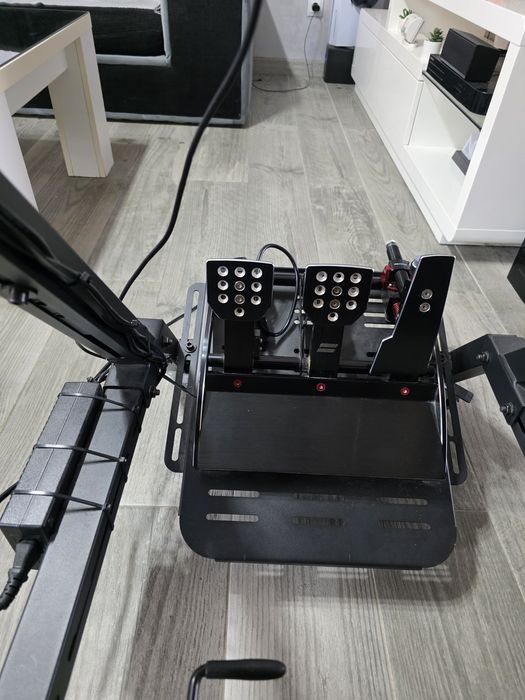 Vand simulator Fanatec dd gran turismo 8/5 nm + scaun next level