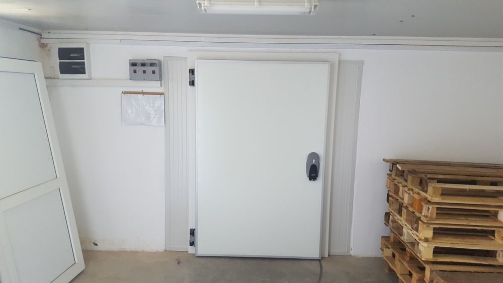 Camera friforifica,instalații frig,ușa frigorifica