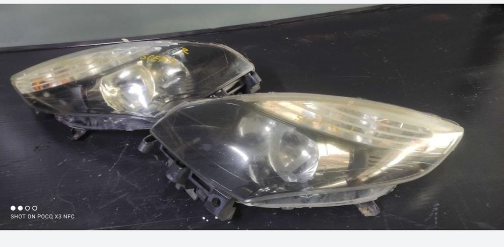 Far Stanga Dreapta Renault Scenic 3 Fundal Negru European