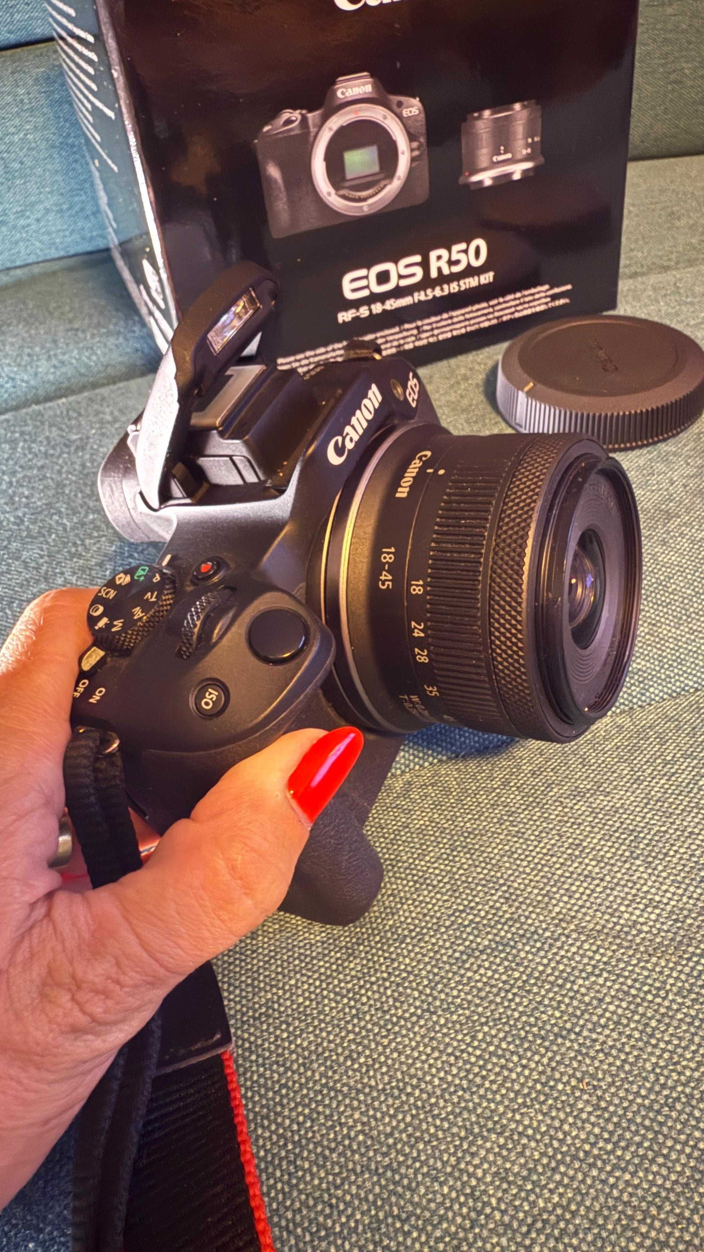 Vând Canon EOS R50 + Obiectiv 18-45 BONUS Geanta si trepied!!!
