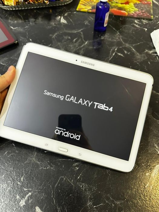 Samsung galaxy tab 4 10.1 4G+WiFi  в отличном состоянии