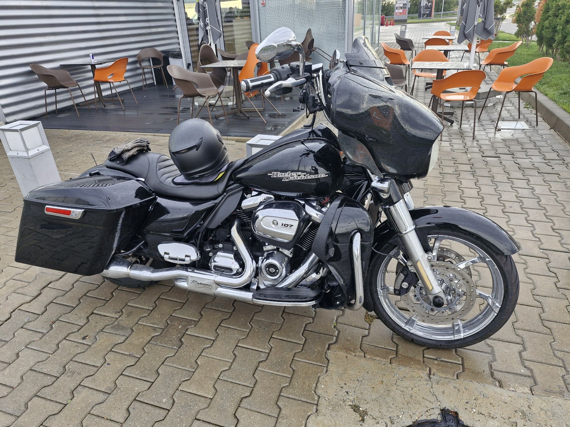 Harley Davidson Street Glide Special M8