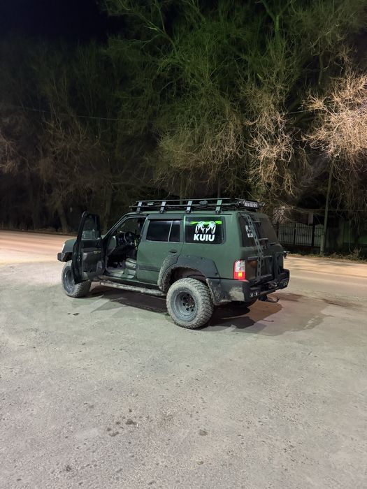 Эвакуация 4х4 вытащим машину буксир вездеход грязь