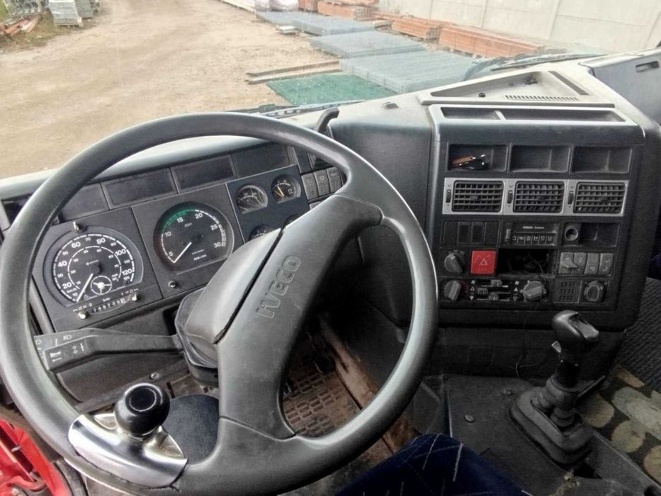 Vand Camion cu macara Iveco