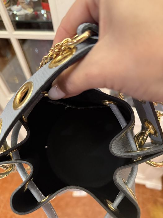 Сумочка из натуральной телячьей кожи. Новая . Италия .