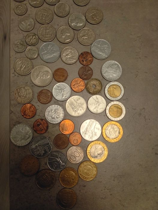 Monede,monezi la schimb sau de vânzare .