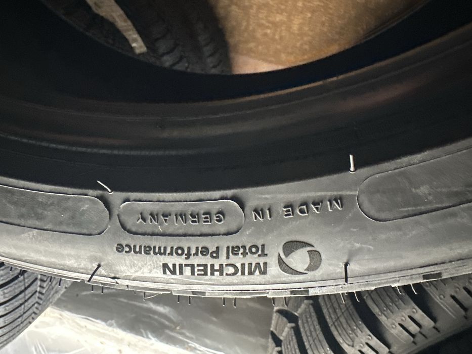 4бр. Нови зимни гуми Michelin Pilot Alpin 5 235/40/19 96W