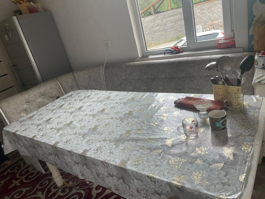 Срочно продам кухонный уголок