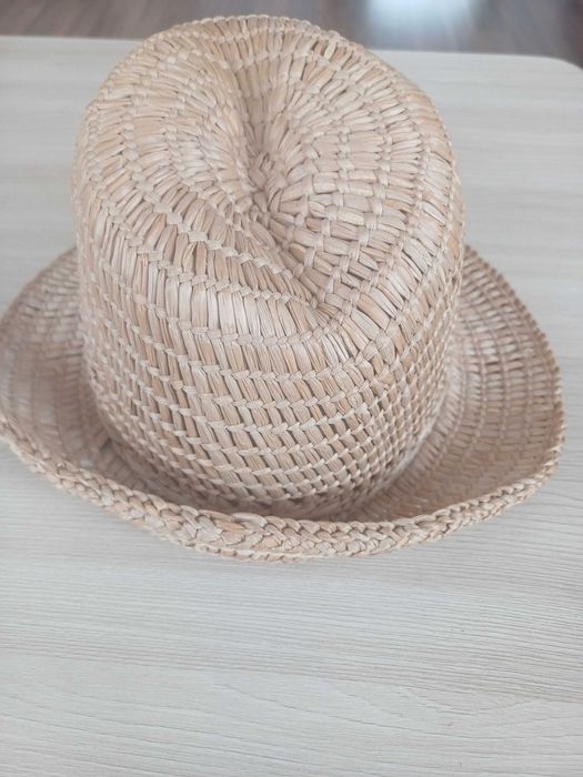 Diverse palarii din paie noi