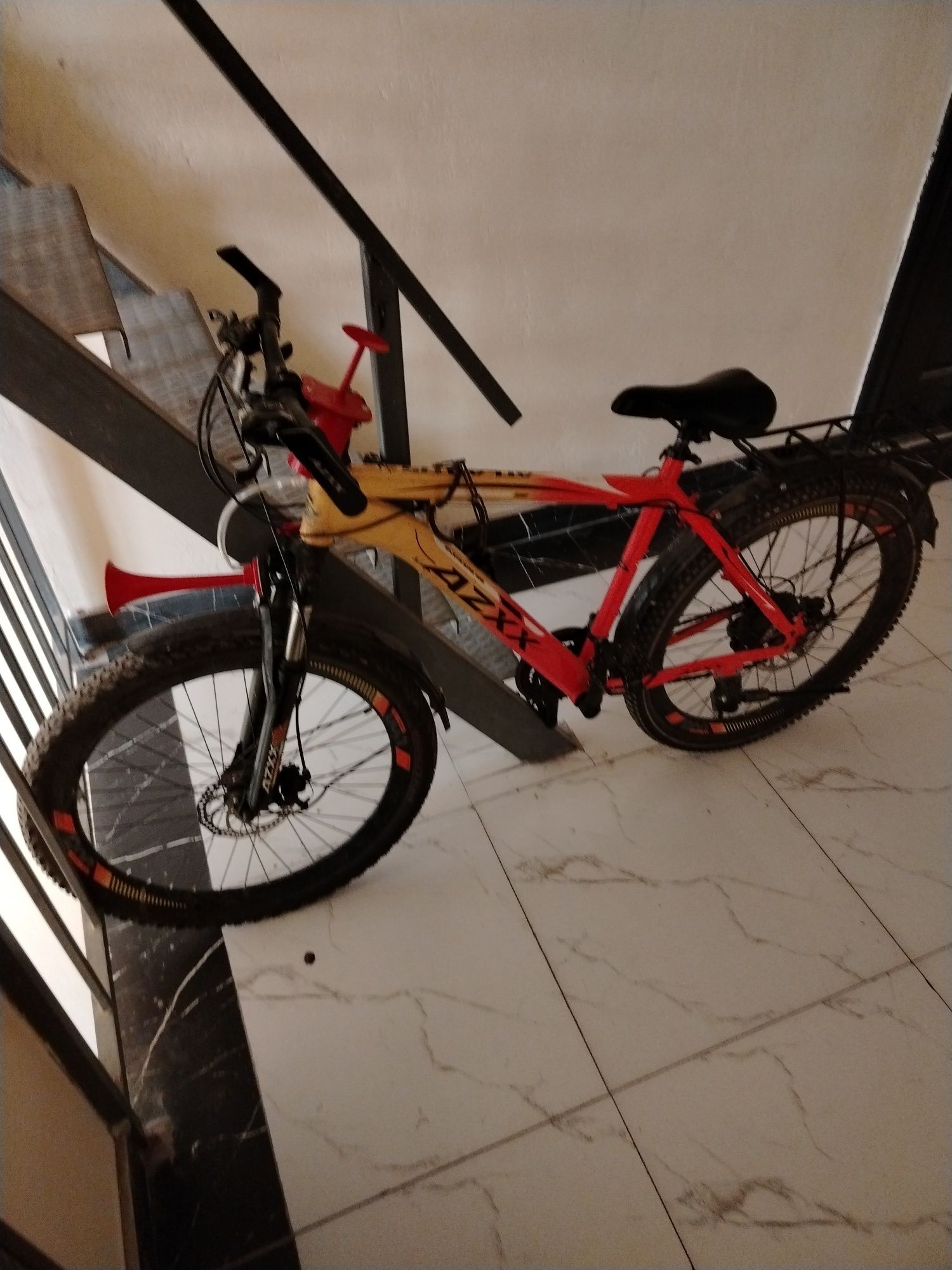 Velosiped sotildi