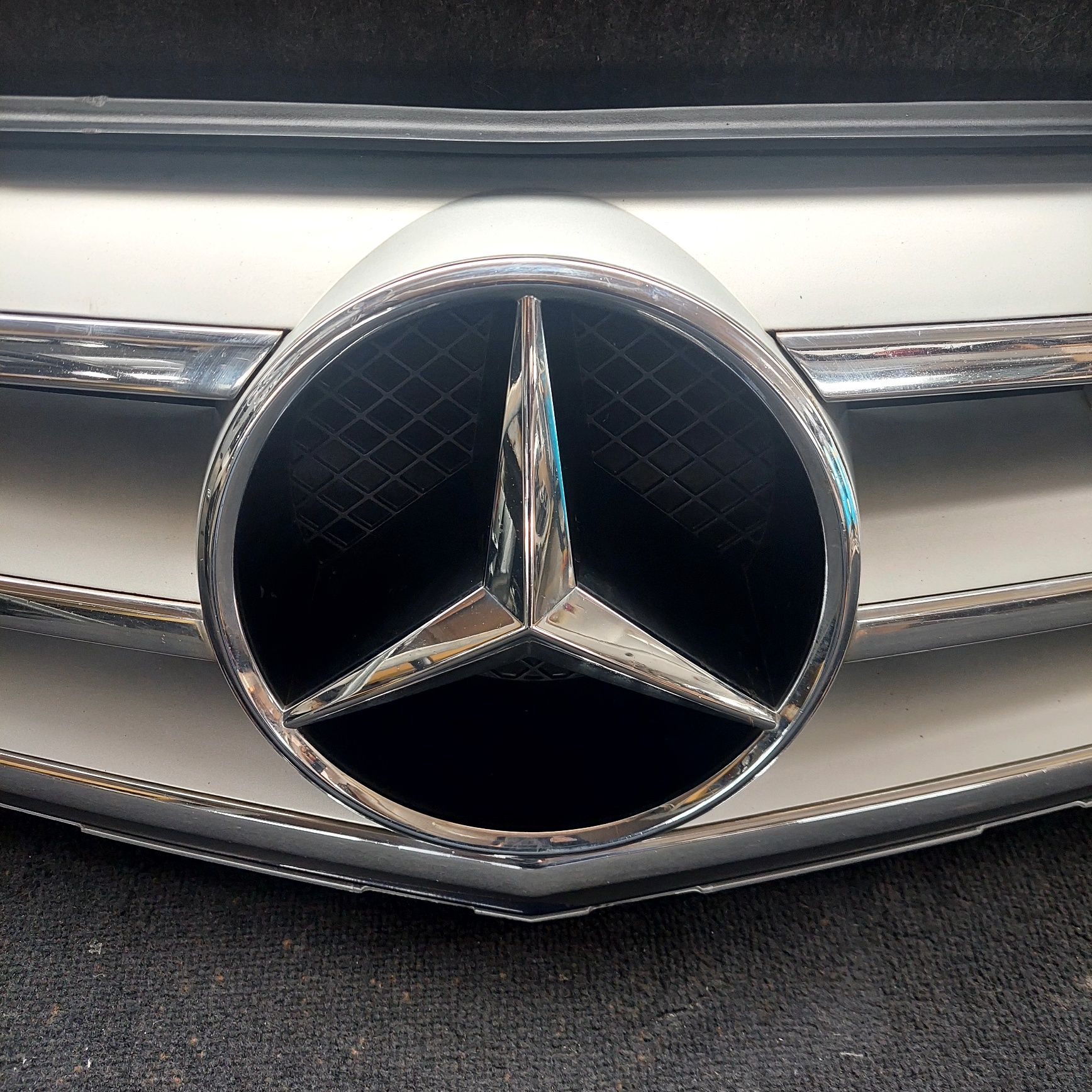 W204 предна решетка за Мерцедес Ц класа Авангард/ АМГ