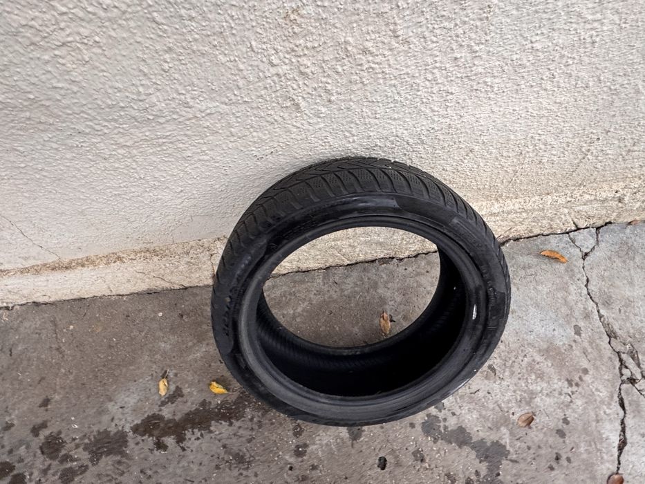 Vand cauciucuri iarna Pirelli sotto zero