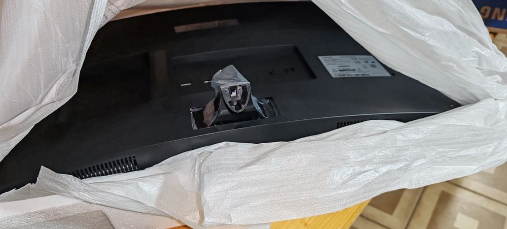 Monitor Samsung C32F39MFUU, 32", Full HD, Curbat, Nou, cu telecomanda