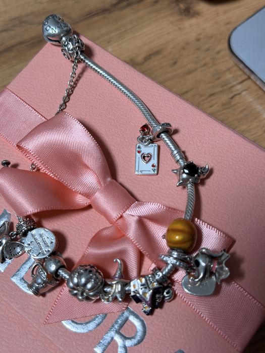 Pandora червонная королева шарм