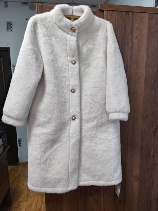 Продам женскую шубу