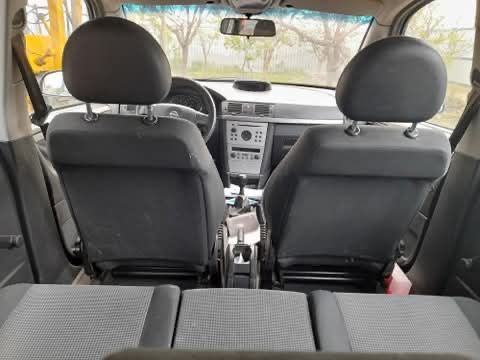 Vând Opel Meriva