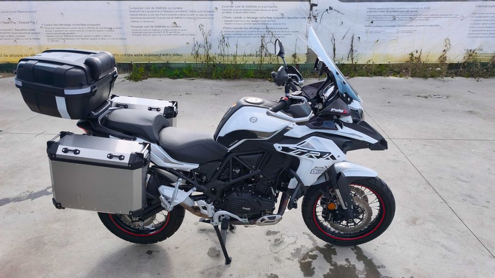 Benelli TRK 502X 2020 – 14.000 km si Accesorii de 2000 Euro