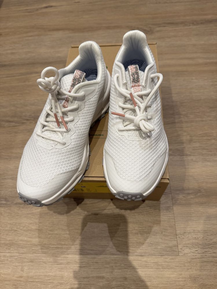 Дамските туристически обувки Jack Wolfskin PRELIGHT VENT LOW W