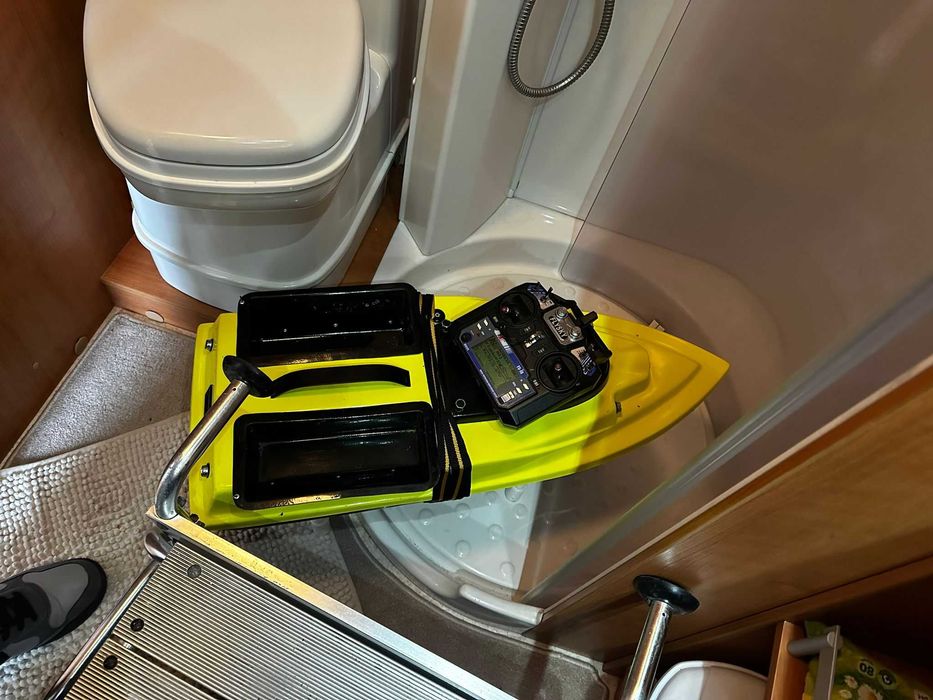 Barca barcuta de plantat nadit