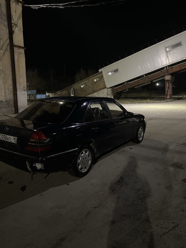 Подам Mercedes Benz C 180