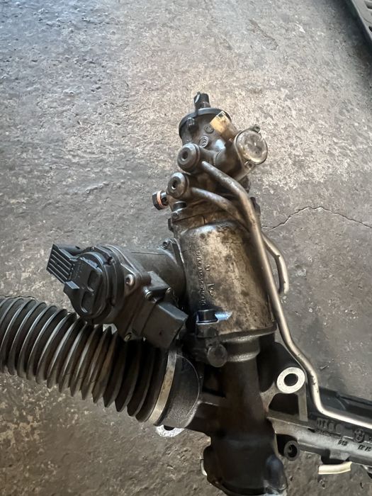 Динамик рейка активна BMW E60 E61 ляв волан перфектна