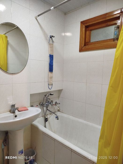 Ijaraga kvartira beriladi 1 xona 1etaj karimbek yonida