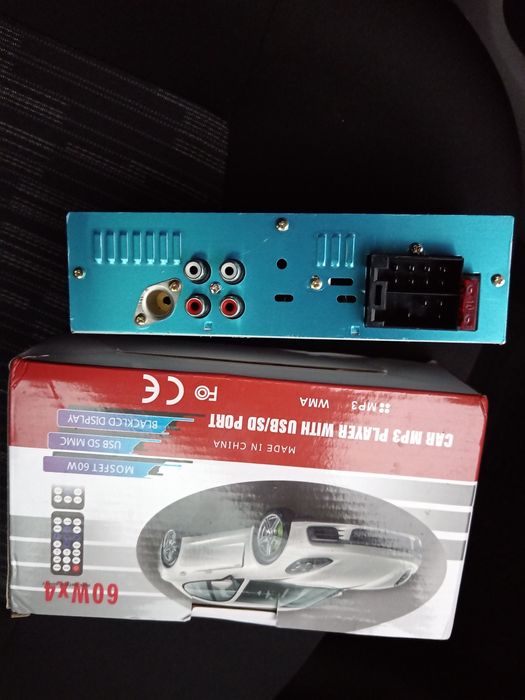 Radio player, cu  stik și Bluetooth.