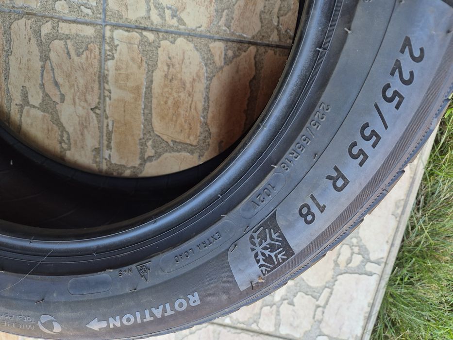 Vând cauciucuri  225/55/18 M+S 2 buc imp Germania