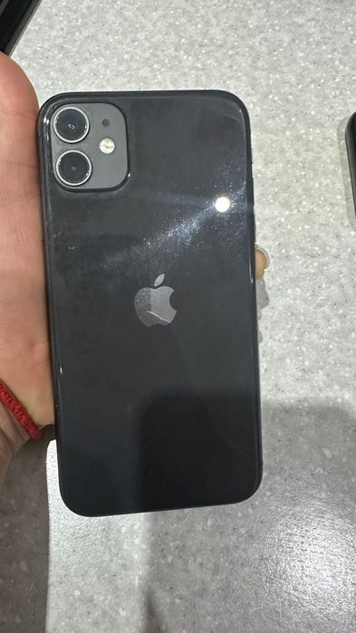Айфон 11 черный продам