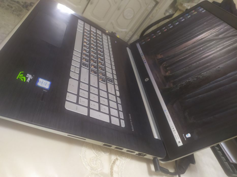 HP İntel İ7 noutbook
