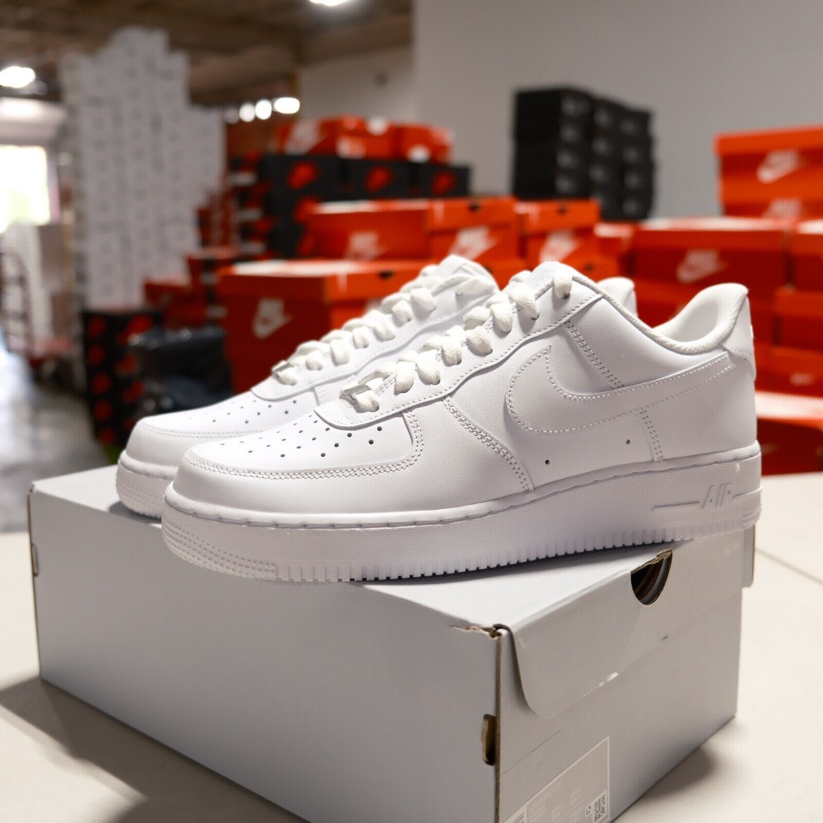 Nike Air Force 1 '07 Low Triple White Adidasi Unisex - REDUCERE