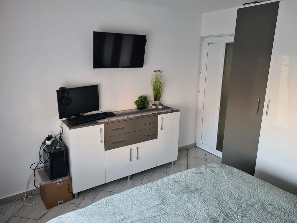 Apartament de vanzare calafat str cobuz parter
