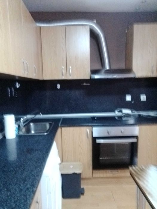 Дава тристаен апартамент под наем до болница Св.Панталеймон.