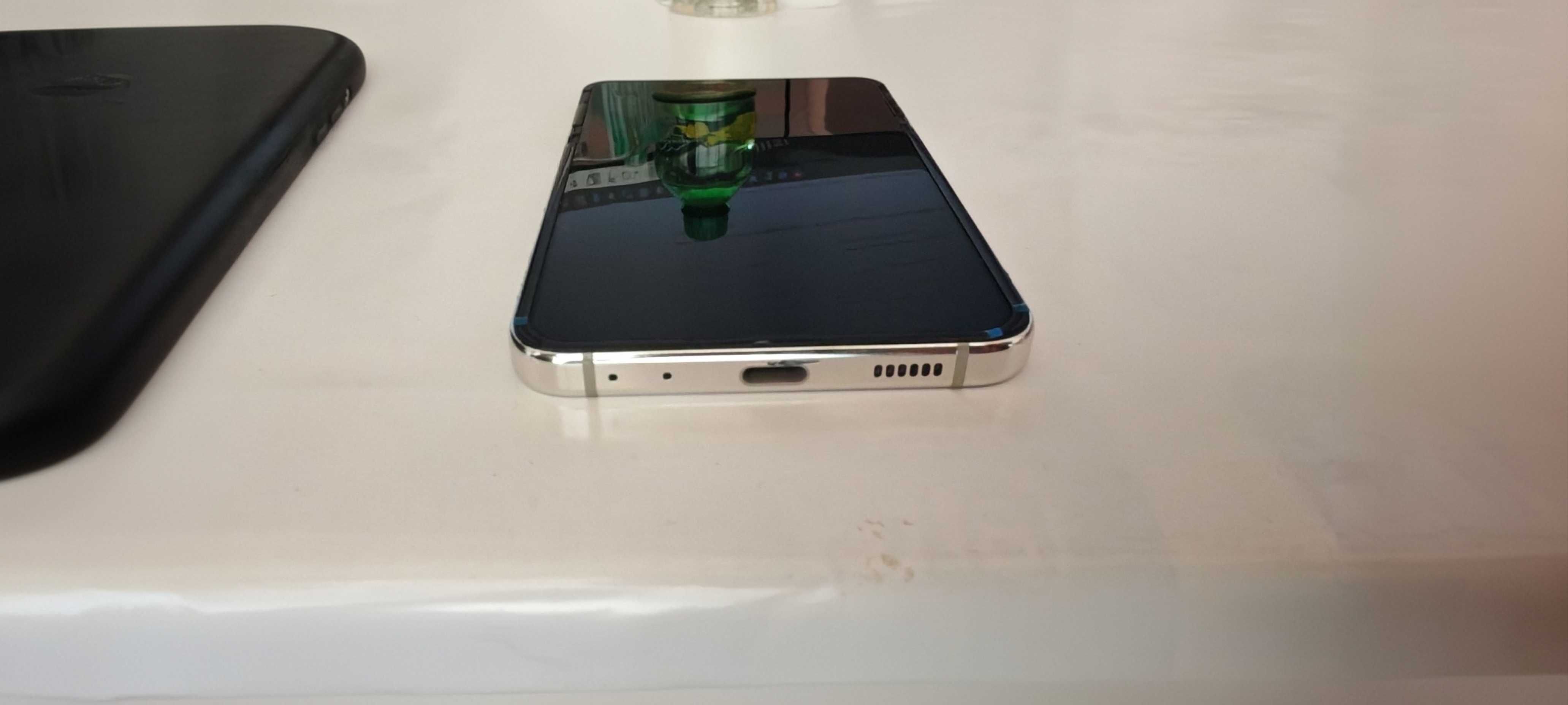 Samsung Galaxy Z Flip5