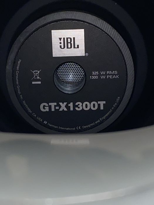 Subwoofer jbl cu stiatie jbl