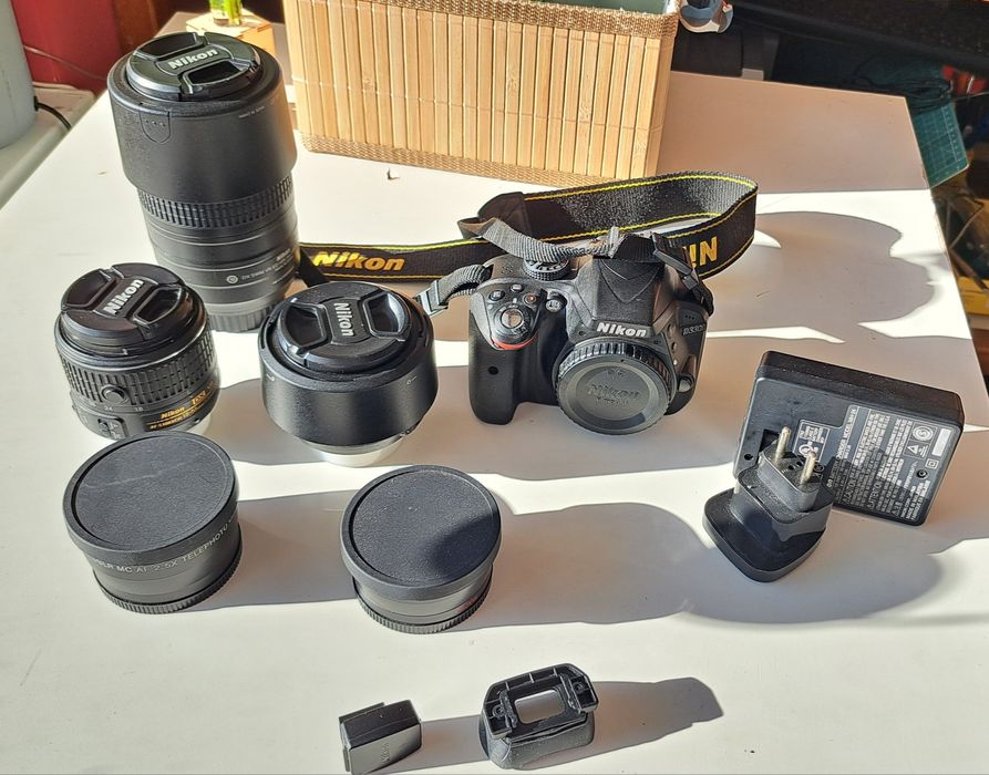 Фотоапарат Nikon D3300 с три обектива, телеконвертор, макро, чанта