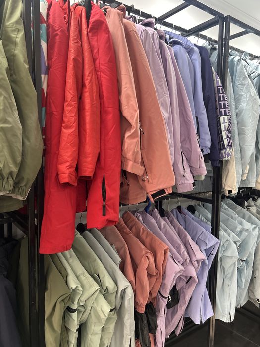 Продам б/у горнолыжные куртки и штаны