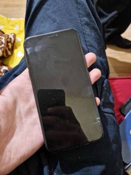 Vand/schimb iphone 12/xr