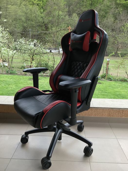 Vand scaun gaming Tt eSPORTS by Thermaltake GT Fit